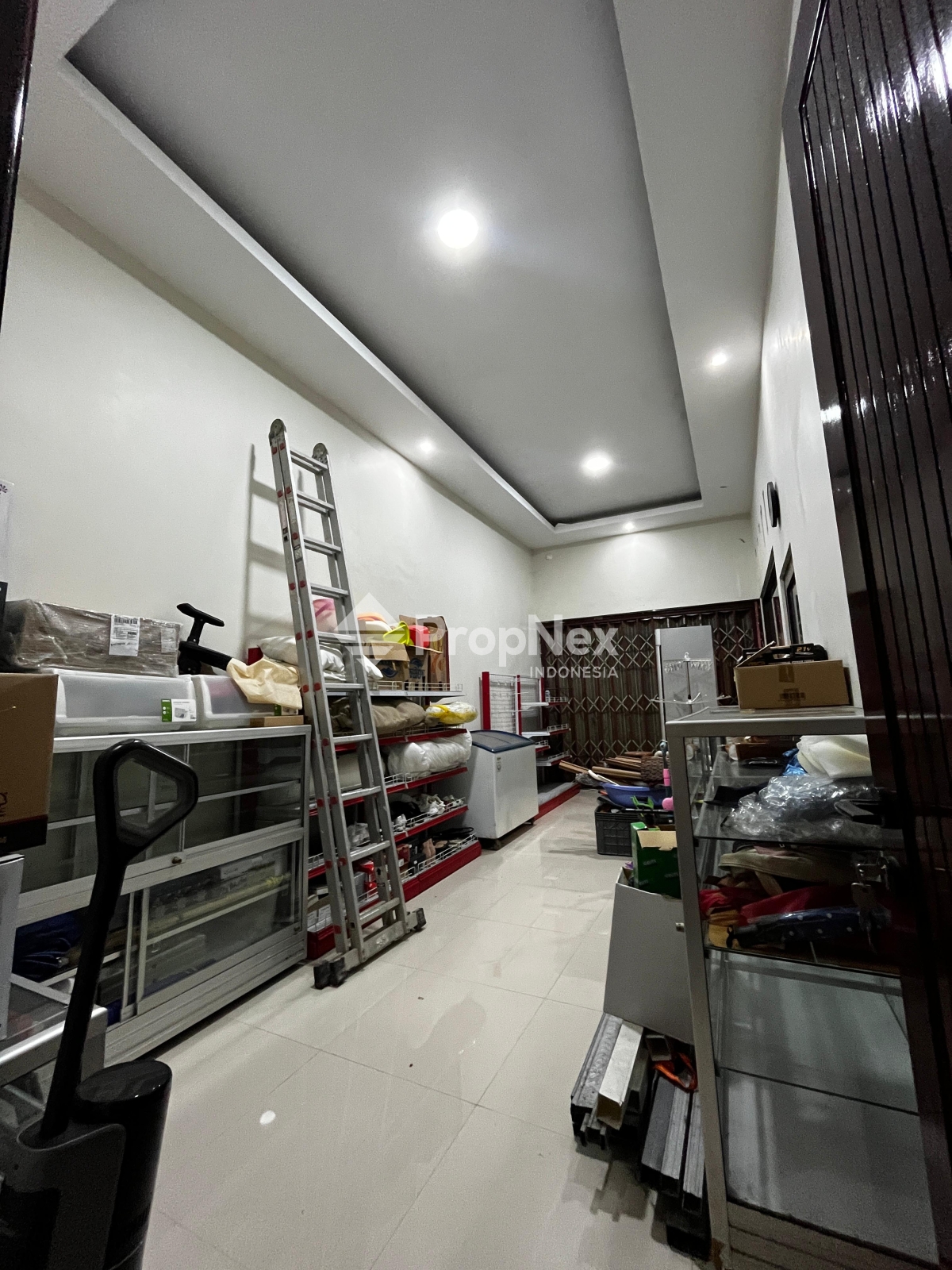 Rumah Modern Bangunan Baru Puri Surya Jaya Sidoarjo — foto 8